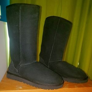 NWB Classic Tall 13" Uggs in Black Suede with black sheepskin interior.